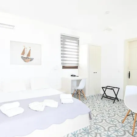 Ξενοδοχείο με διαμερίσματα Castillio 4*